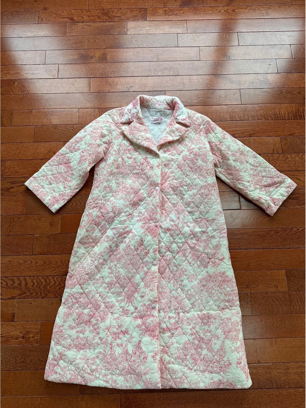 Vintage Lorraine Quilted Pink Toile Housecoat Robe M 60s 70s